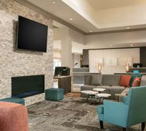 Hilton Garden Inn Omaha West Lobby