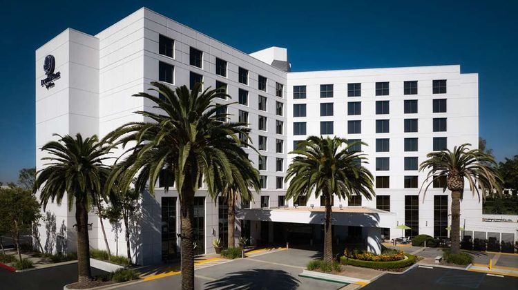 DoubleTree by Hilton Irvine - Spectrum Exterior