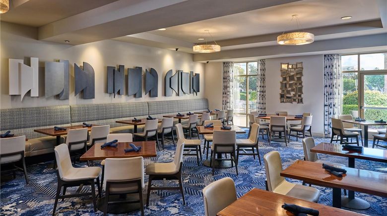 <b>DoubleTree by Hilton Irvine - Spectrum Restaurant</b>. Images powered by <a href="https://iceportal.shijigroup.com/" title="IcePortal" target="_blank">IcePortal</a>.