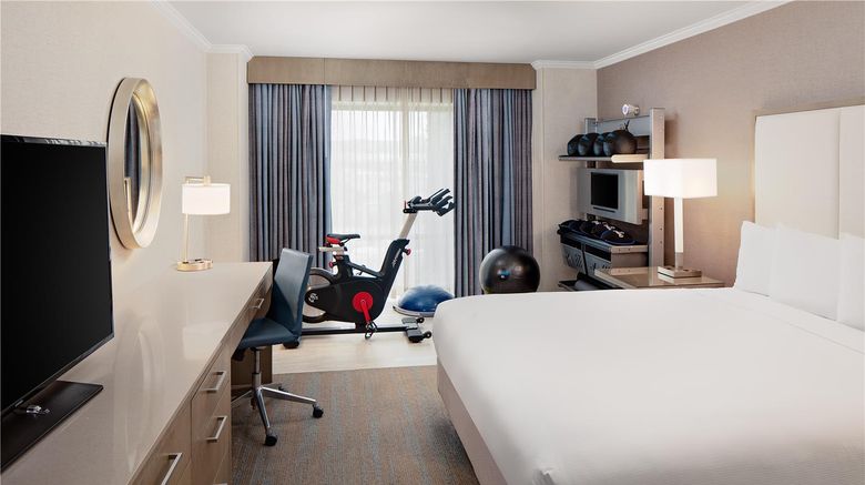 <b>DoubleTree by Hilton Irvine - Spectrum Room</b>. Images powered by <a href="https://iceportal.shijigroup.com/" title="IcePortal" target="_blank">IcePortal</a>.