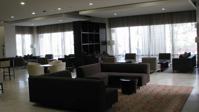 <b>Embassy Suites Ontario Airport Lobby</b>. Images powered by <a href="https://iceportal.shijigroup.com/" title="IcePortal" target="_blank">IcePortal</a>.