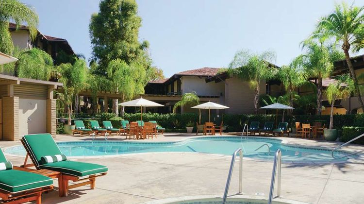 Doubletree by Hilton Hotel Claremont Pool