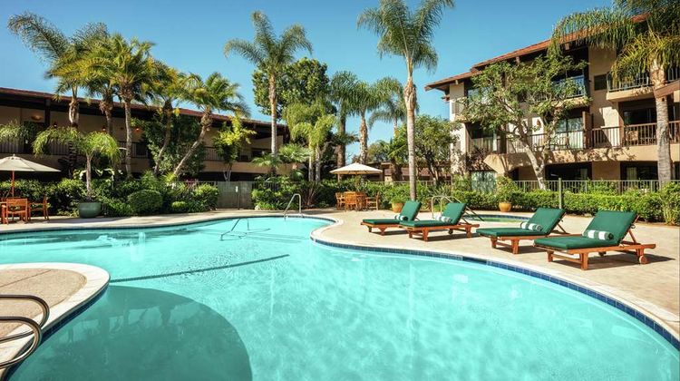 Doubletree by Hilton Hotel Claremont Pool