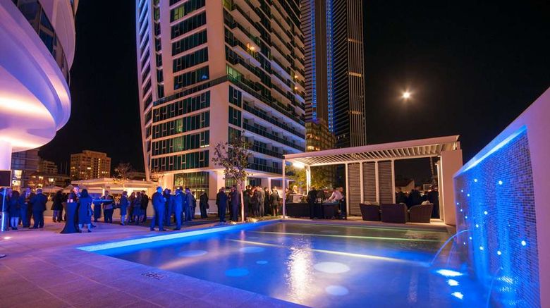 <b>Hilton Surfers Paradise Hotel Pool</b>. Images powered by <a href="https://iceportal.shijigroup.com/" title="IcePortal" target="_blank">IcePortal</a>.