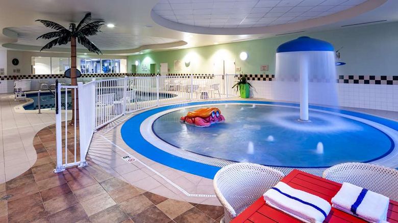<b>Hilton Garden Inn Chicago O'Hare Airport Pool</b>. Images powered by <a href="https://iceportal.shijigroup.com/" title="IcePortal" target="_blank">IcePortal</a>.