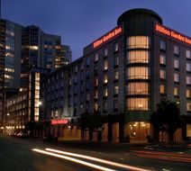 Hilton Garden Inn Evanston Exterior