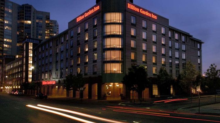 Hilton Garden Inn Evanston Exterior