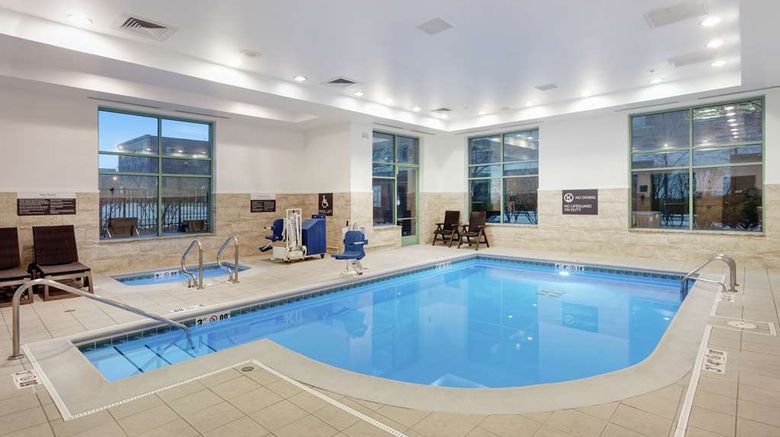 <b>Hilton Garden Inn Evanston Pool</b>. Images powered by <a href="https://iceportal.shijigroup.com/" title="IcePortal" target="_blank">IcePortal</a>.