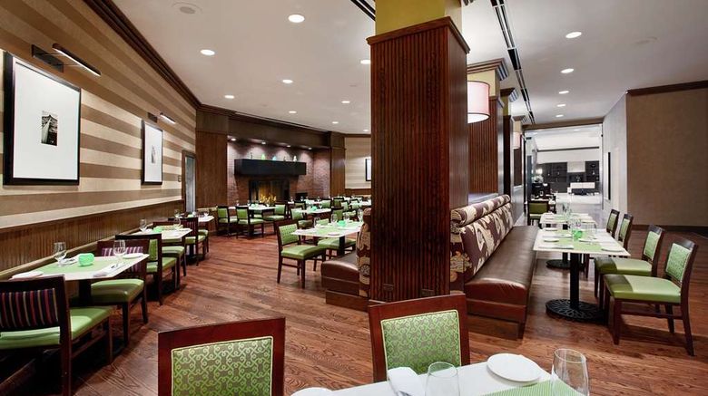 <b>Hilton Rosemont/Chicago O'Hare Restaurant</b>. Images powered by <a href="https://iceportal.shijigroup.com/" title="IcePortal" target="_blank">IcePortal</a>.