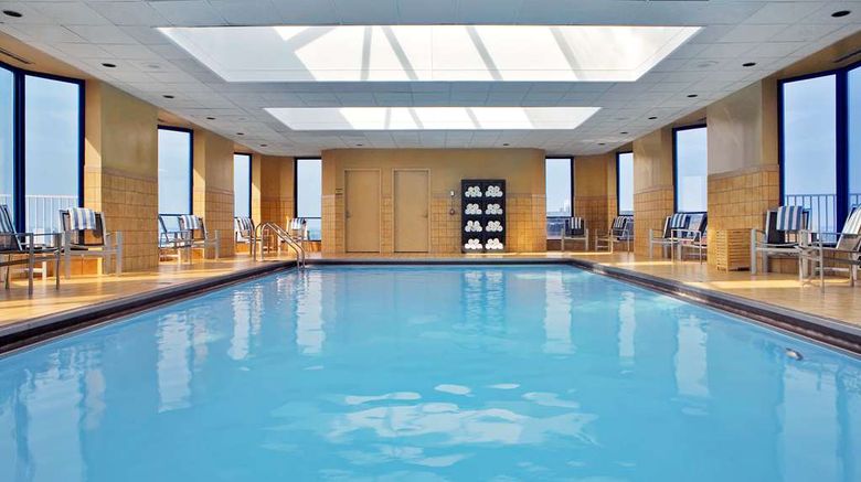 <b>Hilton Rosemont/Chicago O'Hare Pool</b>. Images powered by <a href="https://iceportal.shijigroup.com/" title="IcePortal" target="_blank">IcePortal</a>.
