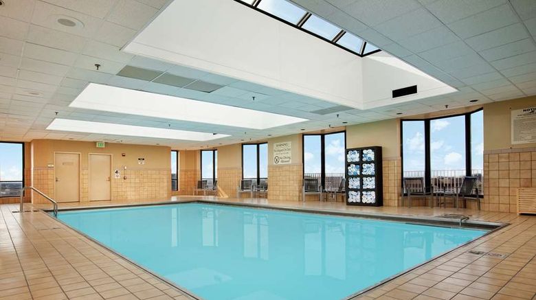 <b>Hilton Rosemont/Chicago O'Hare Pool</b>. Images powered by <a href="https://iceportal.shijigroup.com/" title="IcePortal" target="_blank">IcePortal</a>.
