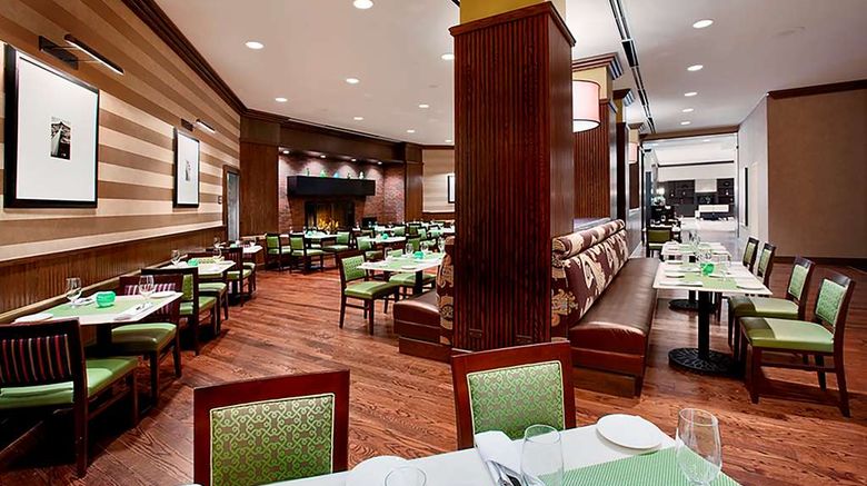 <b>Hilton Rosemont/Chicago O'Hare Restaurant</b>. Images powered by <a href="https://iceportal.shijigroup.com/" title="IcePortal" target="_blank">IcePortal</a>.