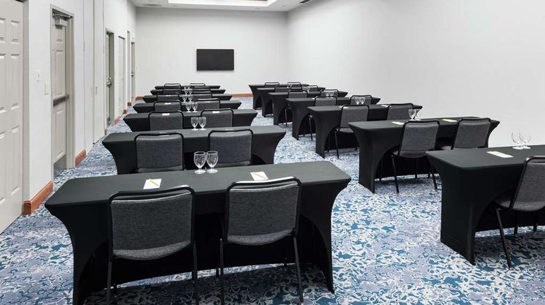 <b>Hilton Garden Inn Lake Forest Mettawa Meeting</b>. Images powered by <a href="https://iceportal.shijigroup.com/" title="IcePortal" target="_blank">IcePortal</a>.