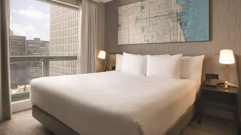 <b>Hilton Chicago/Magnificent Mile Suites Room</b>. Images powered by <a href="https://iceportal.shijigroup.com/" title="IcePortal" target="_blank">IcePortal</a>.