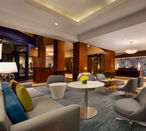 Hilton Chicago/Magnificent Mile Suites Lobby