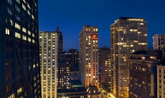 Hilton Chicago/Magnificent Mile Suites Exterior
