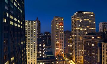 Hilton Chicago/Magnificent Mile Suites