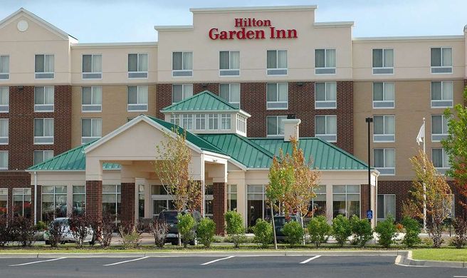Hilton Garden Inn Naperville/Warrenville Exterior