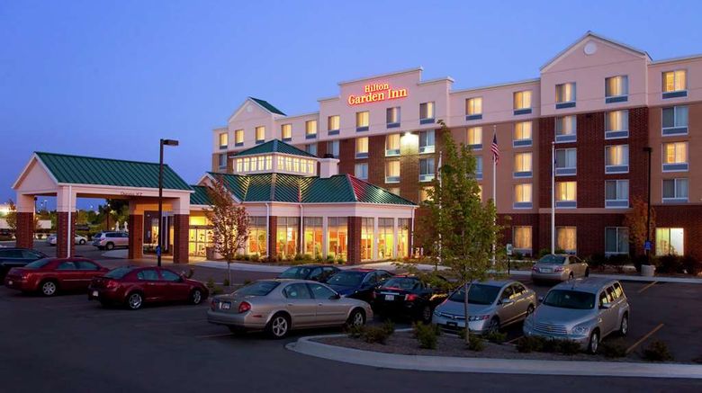 <b>Hilton Garden Inn Naperville/Warrenville Exterior</b>. Images powered by <a href="https://iceportal.shijigroup.com/" title="IcePortal" target="_blank">IcePortal</a>.