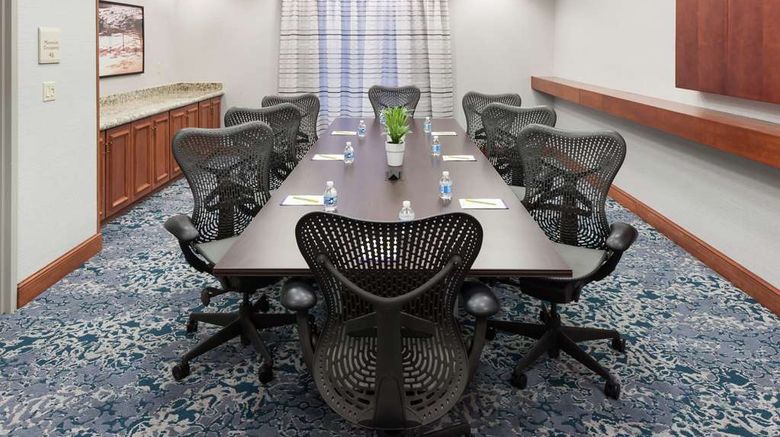 <b>Hilton Garden Inn Naperville/Warrenville Meeting</b>. Images powered by <a href="https://iceportal.shijigroup.com/" title="IcePortal" target="_blank">IcePortal</a>.