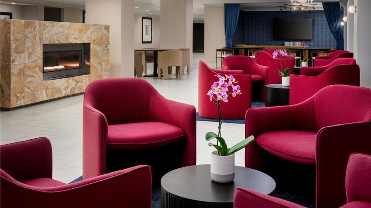 Hilton Orrington/Evanston Lobby