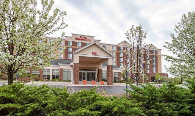 Hilton Garden Inn Schaumburg Exterior