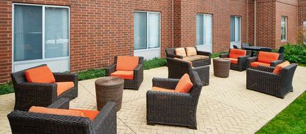 Hilton Garden Inn Schaumburg Exterior
