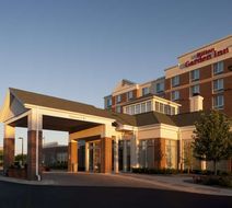 Hilton Garden Inn Schaumburg Exterior