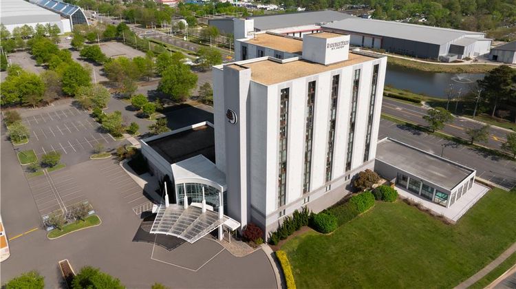 Doubletree Hotel Virginia Beach Exterior