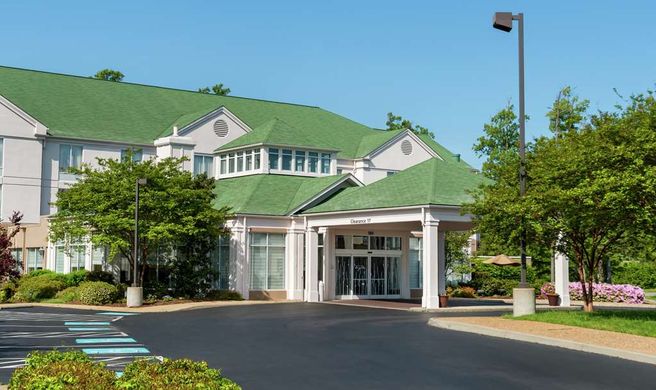 Hilton Garden Inn Newport News Exterior