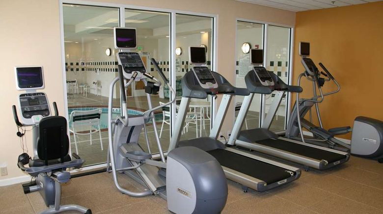 <b>Hilton Garden Inn Newport News Health</b>. Images powered by <a href="https://iceportal.shijigroup.com/" title="IcePortal" target="_blank">IcePortal</a>.