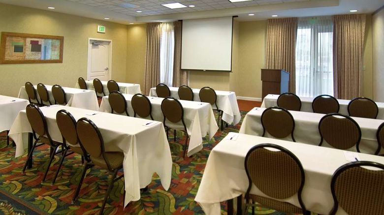 <b>Hilton Garden Inn Newport News Meeting</b>. Images powered by <a href="https://iceportal.shijigroup.com/" title="IcePortal" target="_blank">IcePortal</a>.
