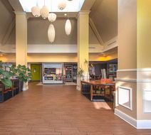 Hilton Garden Inn Newport News Lobby