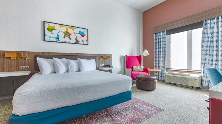 <b>Hilton Garden Inn Newport News Room</b>. Images powered by <a href="https://iceportal.shijigroup.com/" title="IcePortal" target="_blank">IcePortal</a>.