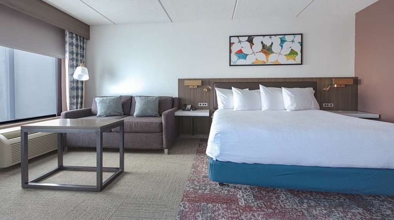 <b>Hilton Garden Inn Newport News Room</b>. Images powered by <a href="https://iceportal.shijigroup.com/" title="IcePortal" target="_blank">IcePortal</a>.