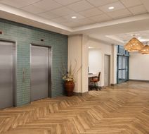 Hampton Inn Oceanfront South Lobby