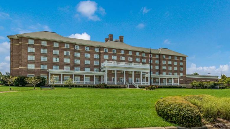 <b>Hilton Garden Inn Suffolk Riverfront Exterior</b>. Images powered by <a href="https://iceportal.shijigroup.com/" title="IcePortal" target="_blank">IcePortal</a>.