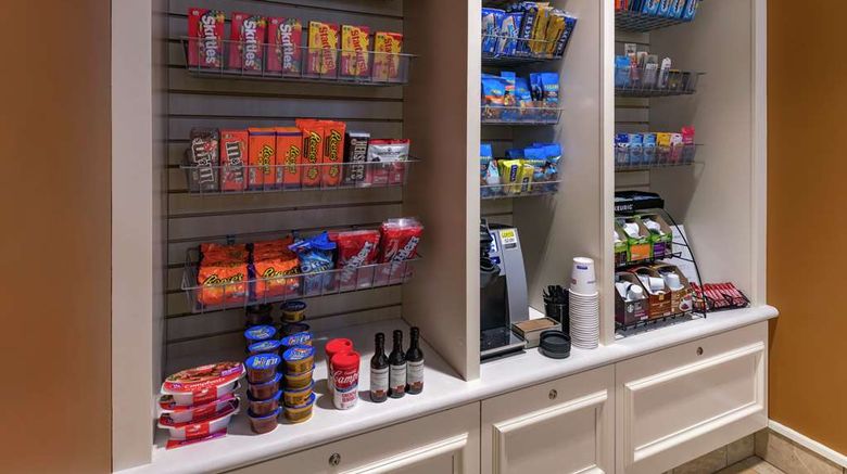 <b>Hilton Garden Inn Devens Common Restaurant</b>. Images powered by <a href="https://iceportal.shijigroup.com/" title="IcePortal" target="_blank">IcePortal</a>.