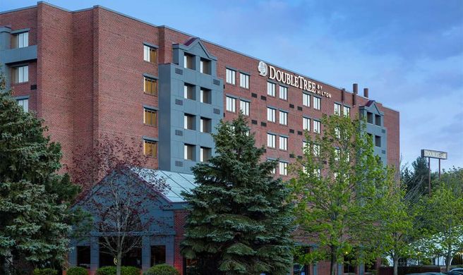 DoubleTree by Hilton Leominster Exterior