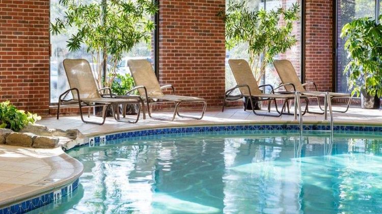 DoubleTree by Hilton Leominster Pool