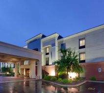 Hampton Inn Auburn Exterior