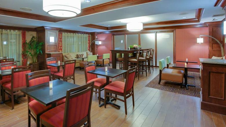 <b>Hampton Inn Auburn Restaurant</b>. Images powered by <a href="https://iceportal.shijigroup.com/" title="IcePortal" target="_blank">IcePortal</a>.