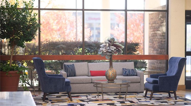 Doubletree By Hilton Oak Ridge-Knoxville Lobby