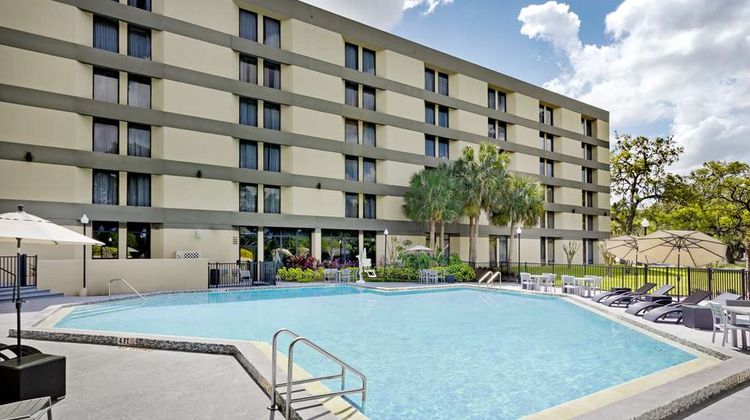 DoubleTree Orlando East Pool