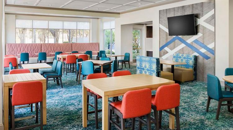 Hilton Garden Inn Orlando at SeaWorld Restaurant