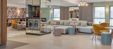 Hampton by Hilton Corby/Kettering Lobby