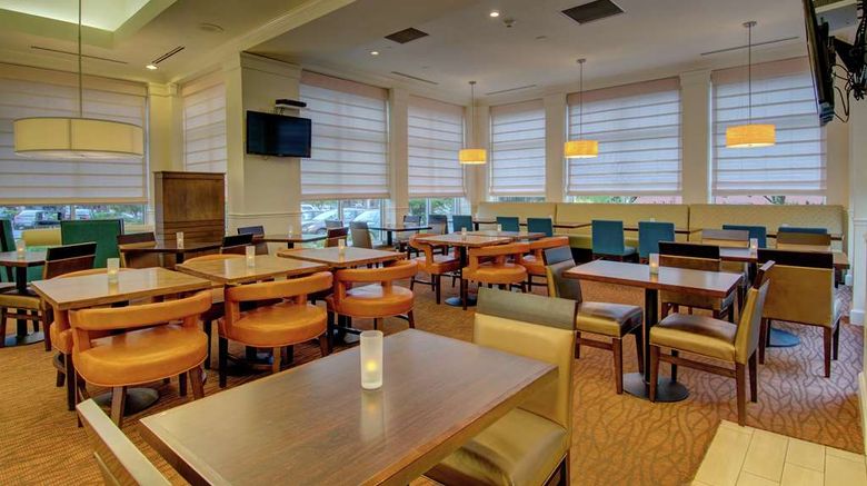<b>Hilton Garden Inn Norwalk Restaurant</b>. Images powered by <a href="https://iceportal.shijigroup.com/" title="IcePortal" target="_blank">IcePortal</a>.