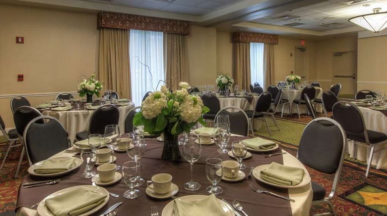 <b>Hilton Garden Inn Norwalk Meeting</b>. Images powered by <a href="https://iceportal.shijigroup.com/" title="IcePortal" target="_blank">IcePortal</a>.