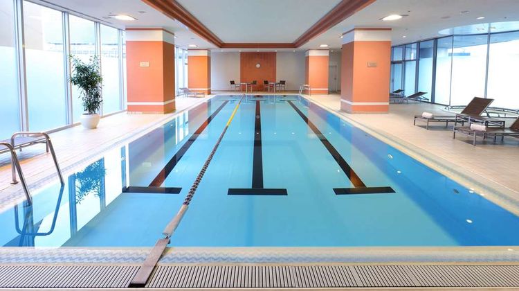 Hilton Osaka Pool