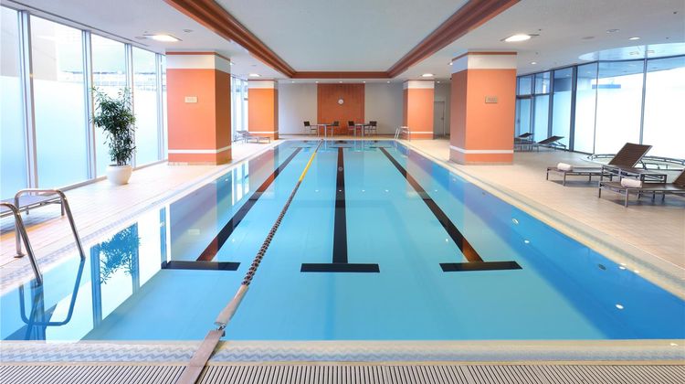 Hilton Osaka Pool